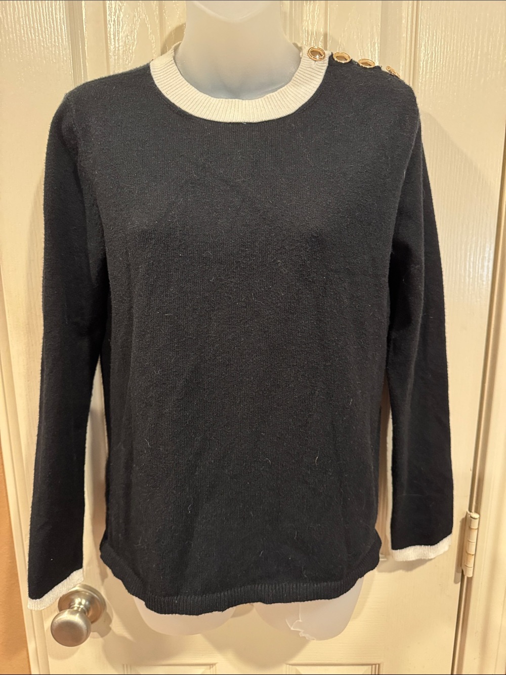 Ann Taylor Classic Black and White Sweater. Sz Medium - Picture 2 of 9